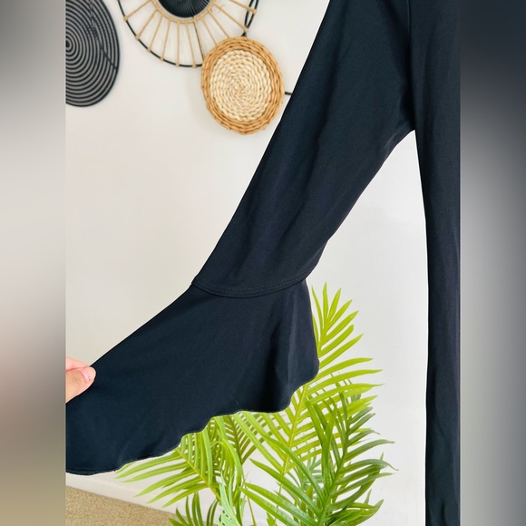 A.B.S. Petit Black Wrap Dress
Small Petit - Picture 12 of 13